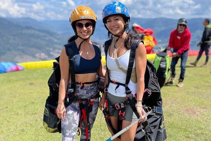 Tandem Paragliding Over Medellín: Half-Day Flight with Transport & HD GoPro photo 4