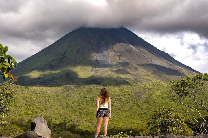 Arenal Volcano Full-Day Hike and Hot Springs with Lunch — La Fortuna Adventure photo 3