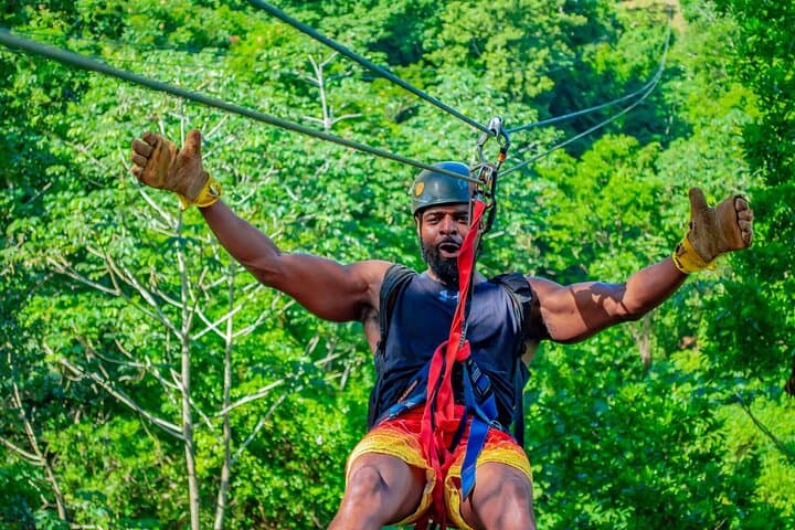 Roatán Extreme Zip Line and Horseback Adventure at Mahogany Bay photo 4