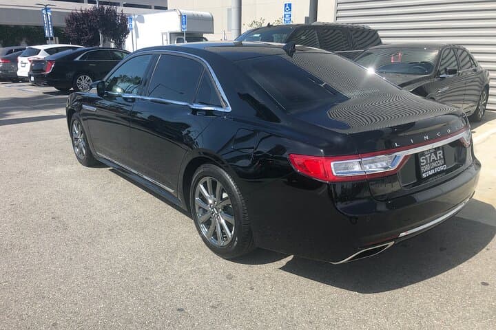 Private Black Car Service in Los Angeles — Downtown LAX Luxury Transfer