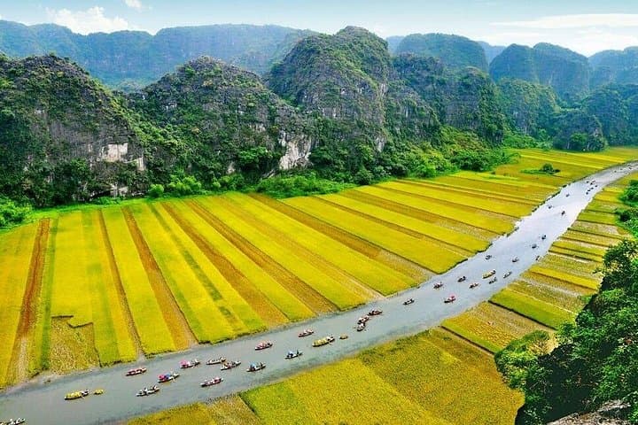 Tam Coc & Mua Cave Private Day Tour from Hanoi: Cycling, Sampan & Viewpoint photo 3