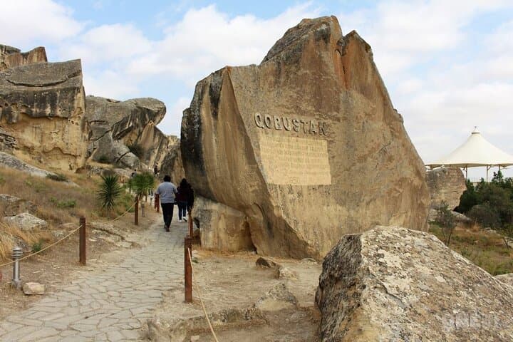 Gobustan Day Trip: Mud Volcanoes, Petroglyphs, Ateshgah & Burning Mountain photo 4