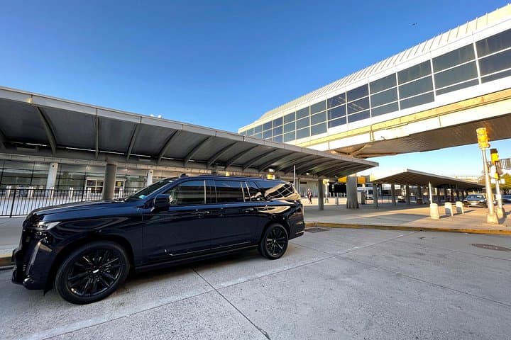 Private JFK to Manhattan Luxury SUV Transfer — Door-to-Door Comfort photo 1