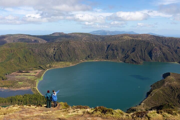 Lagoa do Fogo Biologist-Guided Volcano Tour & Hot Springs Bath — São Miguel Day Trip