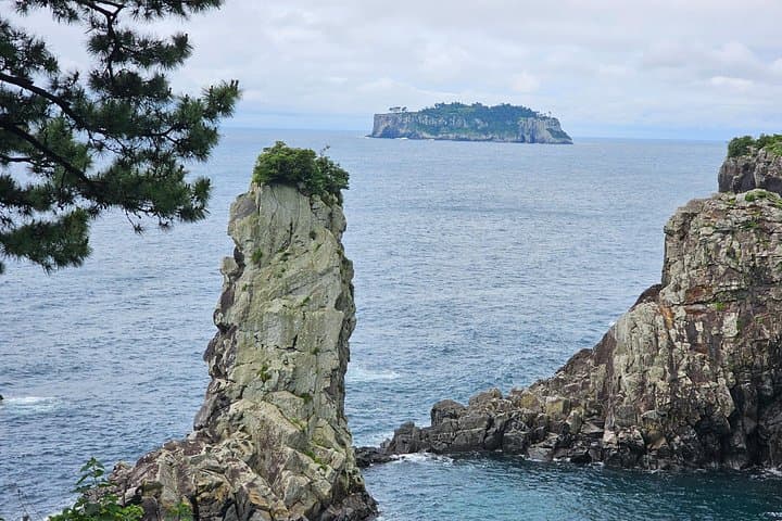 Jeju Private Full-Day: Seogwipo to Seongsan & Jeongbang Falls photo 2