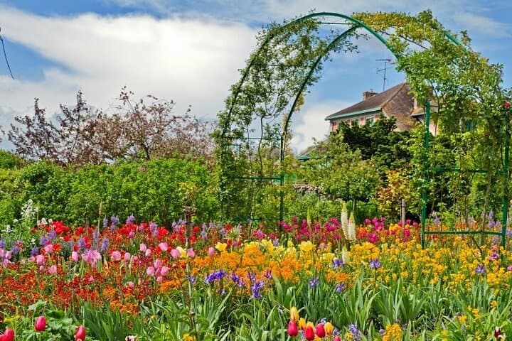 Small-Group Giverny Day Trip from Paris: Monet's House & Gardens photo 4