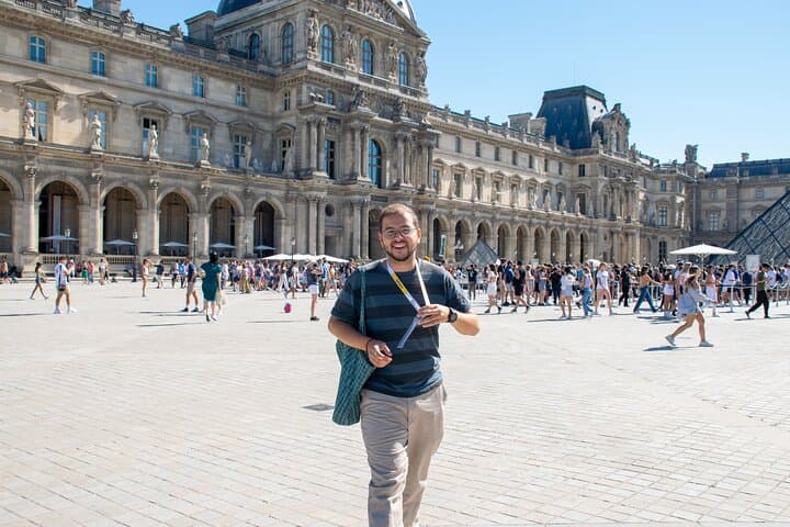 One-Day Paris Walking Route: Sacré-Coeur to the Eiffel Tower photo 2