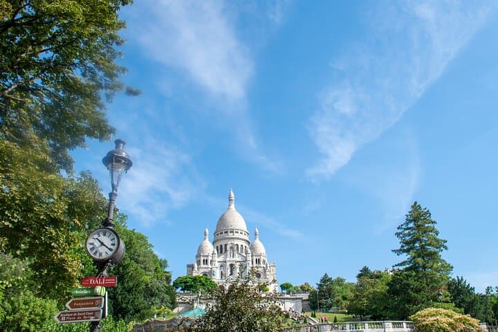 One-Day Paris Walking Route: Sacré-Coeur to the Eiffel Tower photo 3