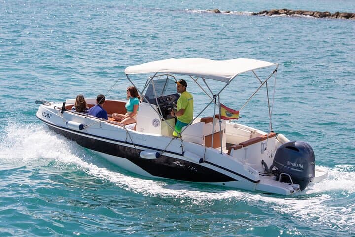 Private Boat Tour of Marbella Bay: 1-Hour Cruise from Puerto Banús photo 3