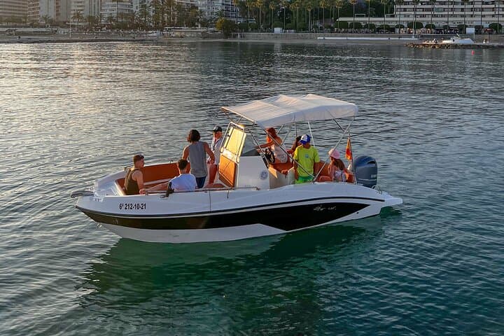 Private Boat Tour of Marbella Bay: 1-Hour Cruise from Puerto Banús