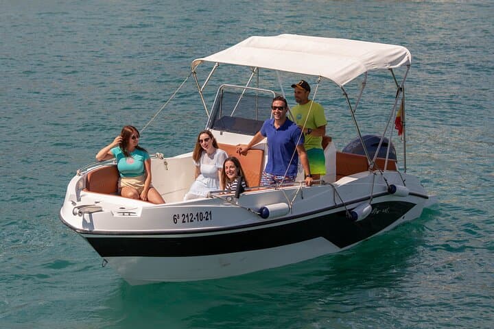 Private Boat Tour of Marbella Bay: 1-Hour Cruise from Puerto Banús photo 5