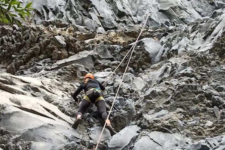 Private Basalt Rock Climbing at Basalto Tungurahua near Baños, Ecuador photo 3