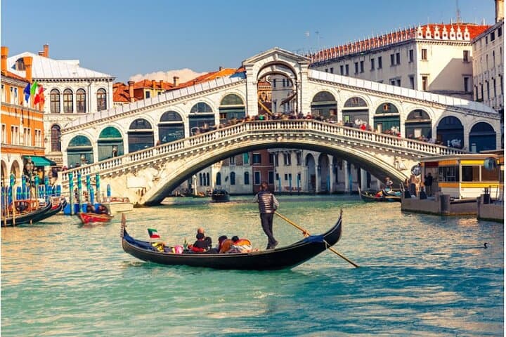 Venice Unveiled: Walking Tour and Shared Gondola Experience photo 5