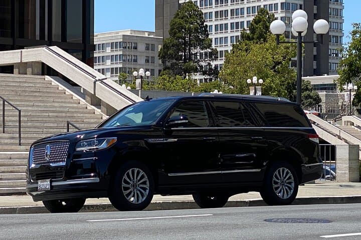 San Francisco Luxury Airport Transfer: Private SUV Between SFO and Downtown