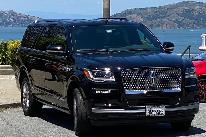 San Francisco Luxury Airport Transfer: Private SUV Between SFO and Downtown photo 2