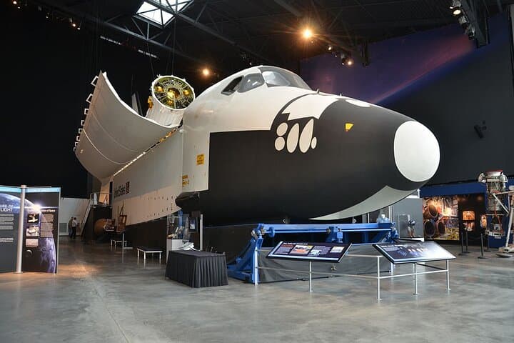Seattle 2-Day Tour from Vancouver: Space Needle, Pike Place & Museum of Flight photo 2