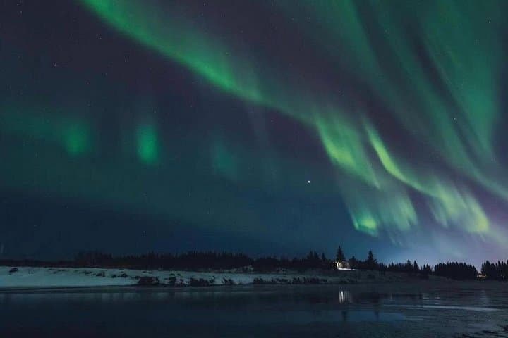 Private Northern Lights Tour with Hot Chocolate — Reykjavik Aurora Hunt