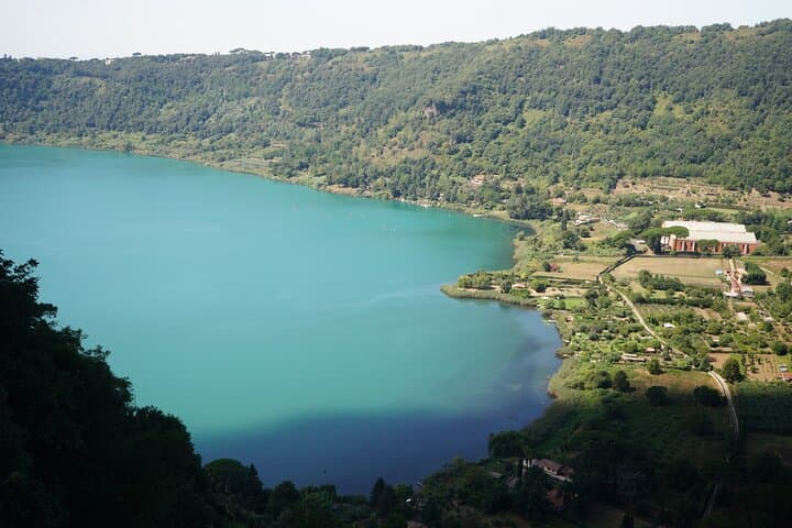 Hike Between Lake Albano and Lake Nemi: Full-Day Volcanic-Lakes Walk from Rome photo 1