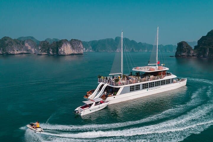 Luxury Halong Bay Day Tour: Expressway Transfer, Cave Visit & Kayak