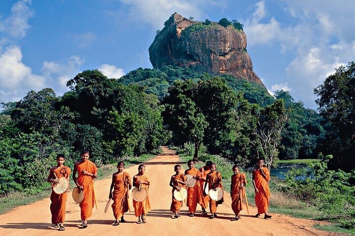 9-Day Private Sri Lanka Tour: Sigiriya, Kandy, Ella & Yala with 3★ Hotels