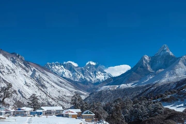 Everest Base Camp Trek — 14-Day Guided Route from Kathmandu to Kala Patthar photo 2