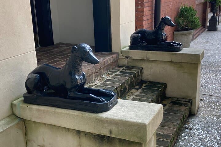 Savannah Walking Tour: Forsyth Park to Historic District Highlights photo 4