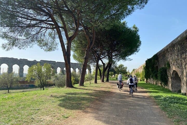 E‑Bike Appian Way Tour: Catacombs & Aqueducts Park from Rome photo 3