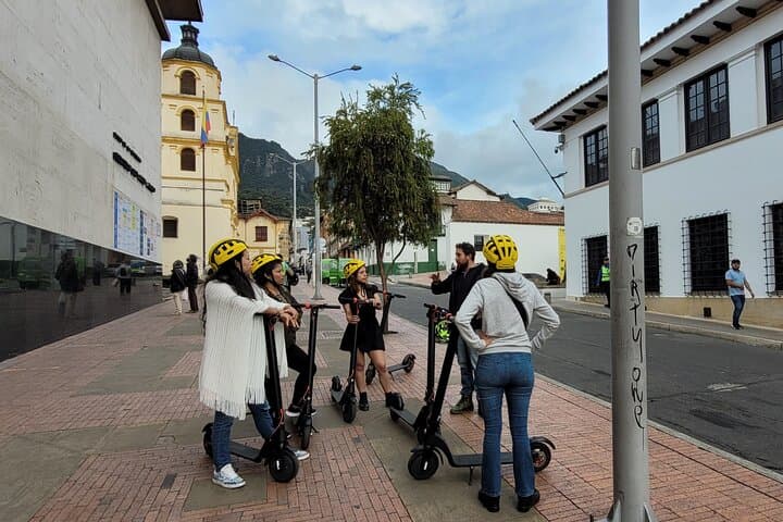 Glide La Candelaria: Electric Skateboard Tour Through Historic Bogotá photo 4