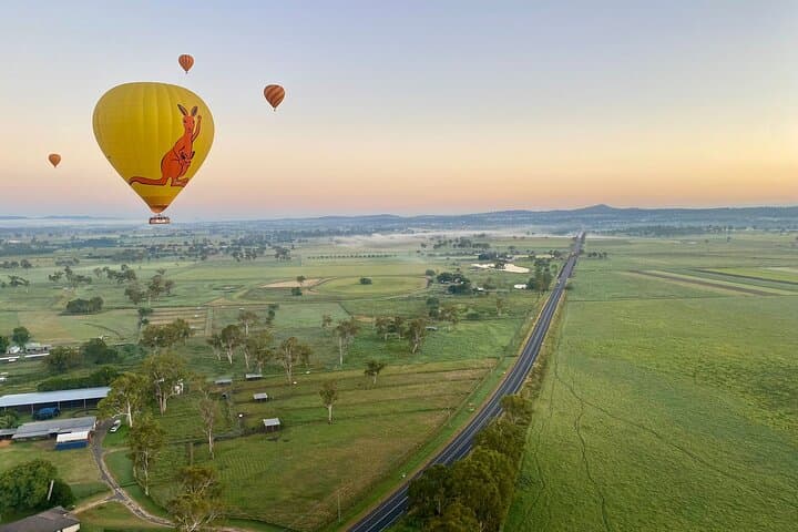 Cairns Sunrise Hot Air Balloon & Trinity Inlet Jet Boat Combo photo 6