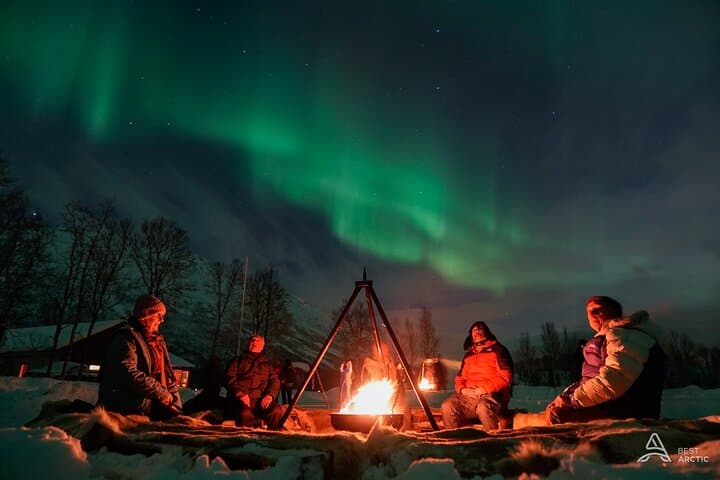 Tromsø Aurora Safari: Heated Camps, Campfire & Northern Lights Chase