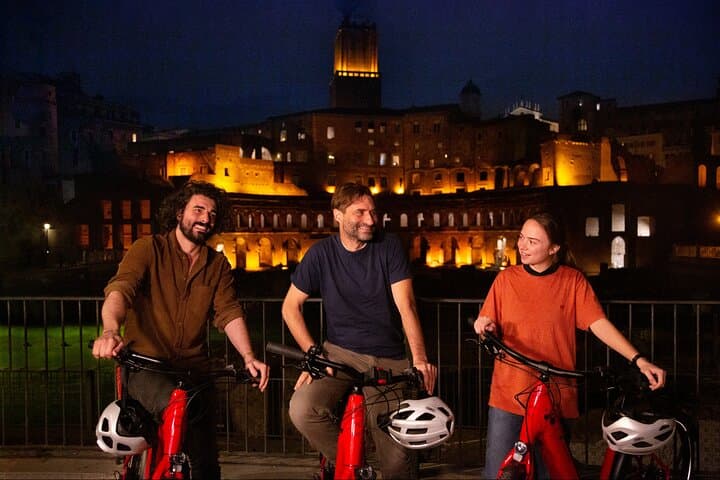 Rome by Night E-Bike Tour: Colosseum, Trevi & Optional Dinner photo 2