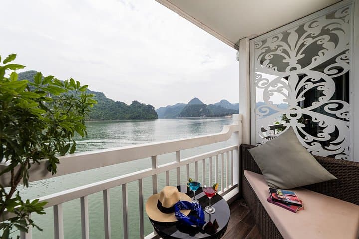 Amica Cruise 3-Day Halong & Lan Ha Bay: Kayaking, Viet Hai Village & Beach Escape photo 3