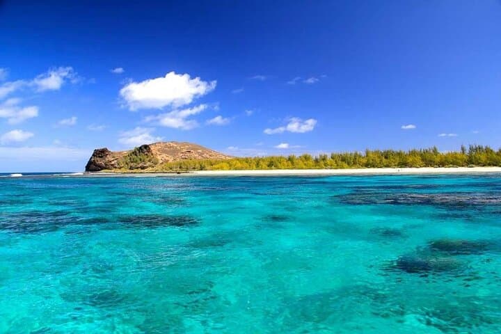 three-north-islands-catamaran-cruise-lunch-snorkel-mauritius photo 5