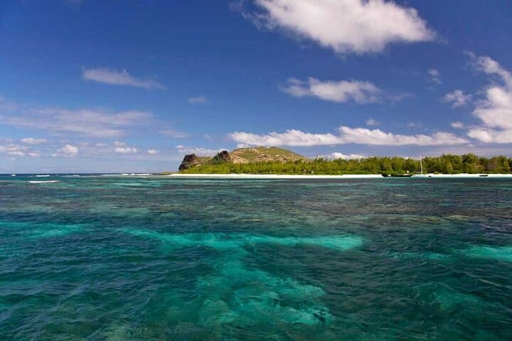 three-north-islands-catamaran-cruise-lunch-snorkel-mauritius photo 6