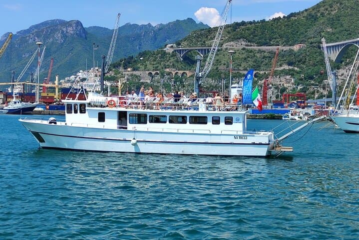 Amalfi Coast Boat Day: Aperitif, Lunch & Swim Stops photo 4