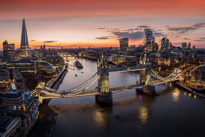 Gatwick Airport Private Transfer to London with Meet & Greet photo 4