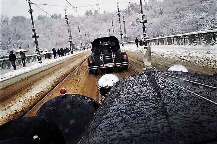 Vintage Mercedes Tour in Prague: 90-Min Private Sightseeing Drive photo 2