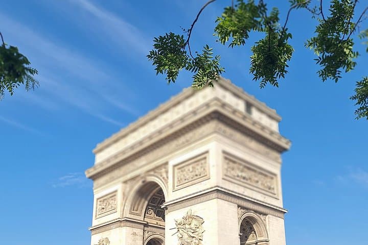 Paris Green Ride: Private 3–4 Hour Landmarks Tour by Vehicle and Walk photo 4