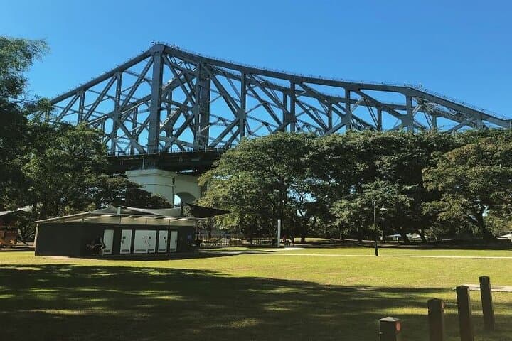 Brisbane City Highlights: River, Cliffs & Mt Coot-tha Minibus Tour photo 2