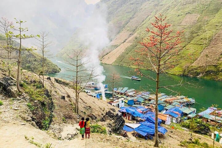 Ha Giang Loop Easy Rider: 3-Day Motorbike Tour Over Ma Pi Leng