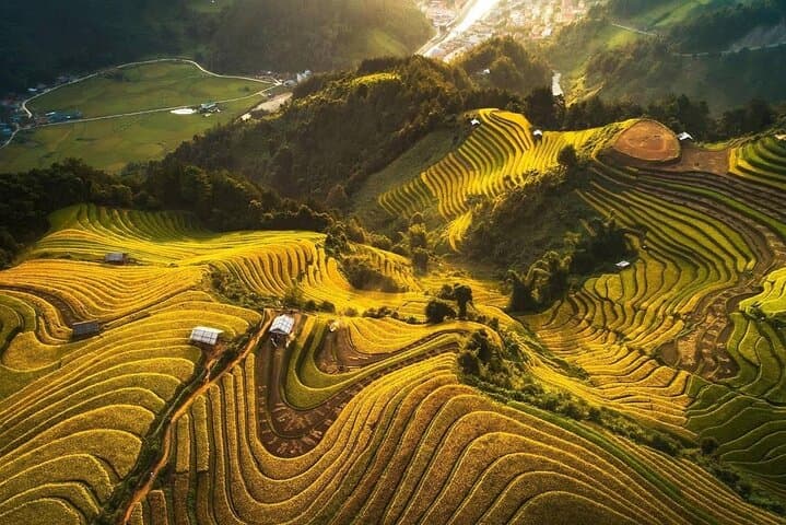 Ha Giang Loop Motorbike Tour: 4-Day Easy Rider from Hanoi