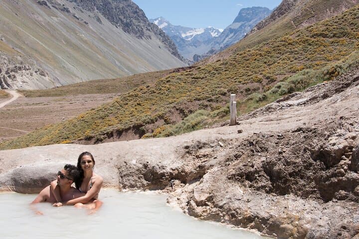 San José Volcano & Baños Colina Hot Springs Day Trip from Santiago