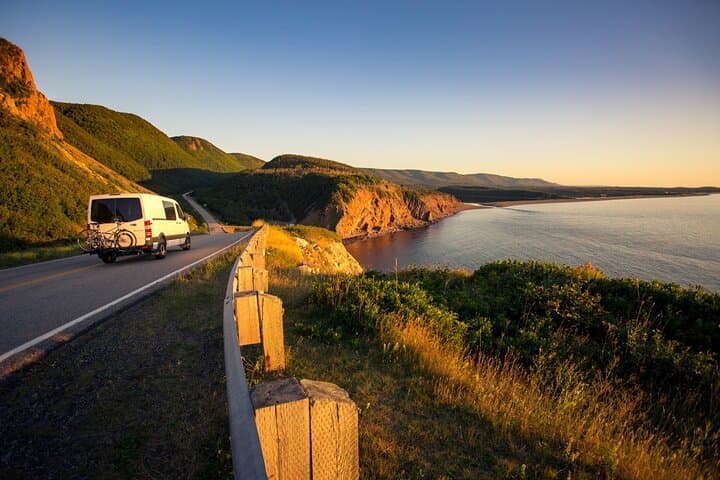 Cape Breton 5-Day Active Tour: Cabot Trail, Celtic Music & Kayaking