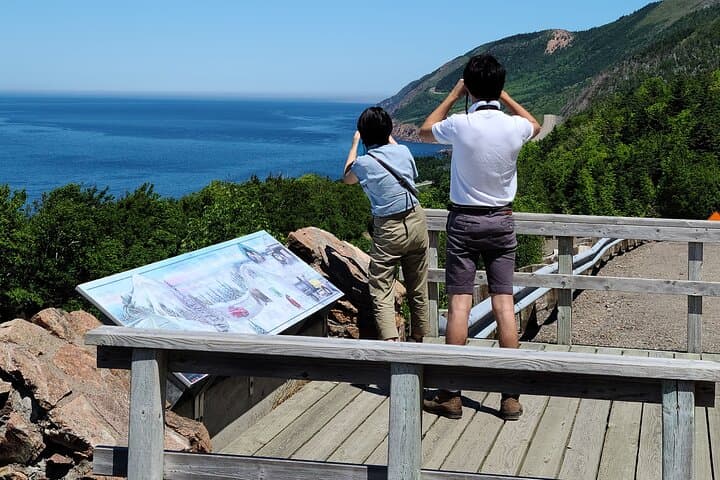 Cape Breton 5-Day Active Tour: Cabot Trail, Celtic Music & Kayaking photo 3