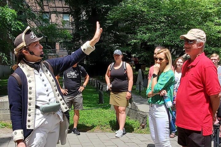 Freedom Trail Experience: Costumed Colonial Guided Walking Tour in Boston