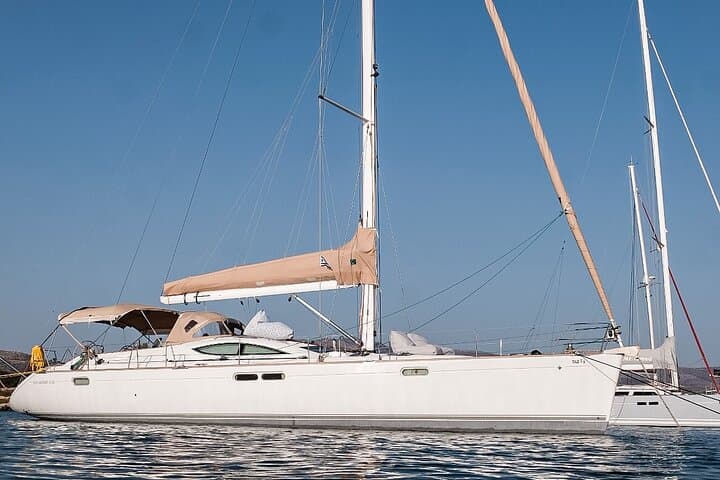 Private Yacht Sailing from Athens to Aegina: Full-Day Aegina Cruise & Swim Stops