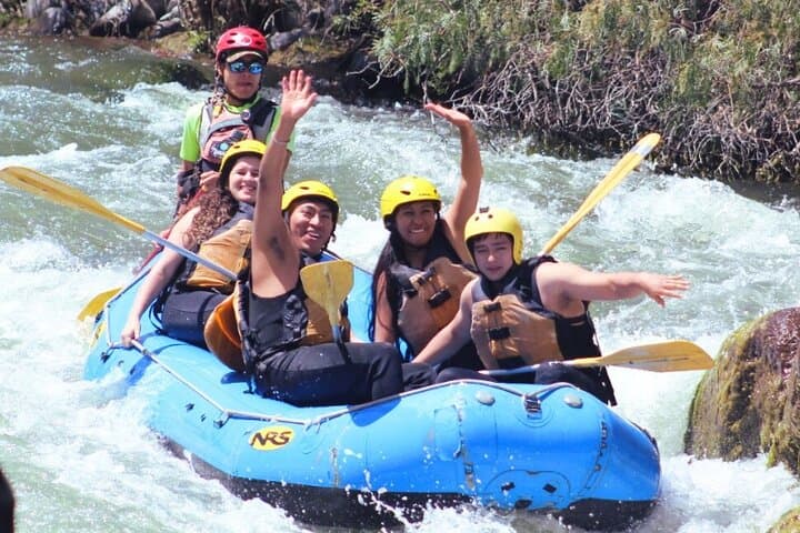 Canoeing the Rio Chili: 6km Intermediate Rapids a Short Drive from Arequipa