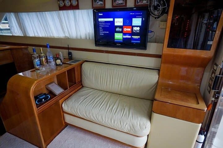 Private 4-Hour 47' Azimut Yacht Charter — Snorkel Inha Reef from Playa del Carmen photo 4