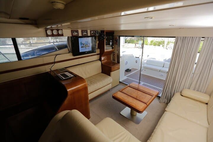 Private 4-Hour 47' Azimut Yacht Charter — Snorkel Inha Reef from Playa del Carmen photo 2