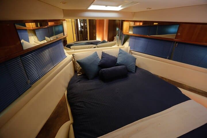 Private 4-Hour 47' Azimut Yacht Charter — Snorkel Inha Reef from Playa del Carmen photo 5